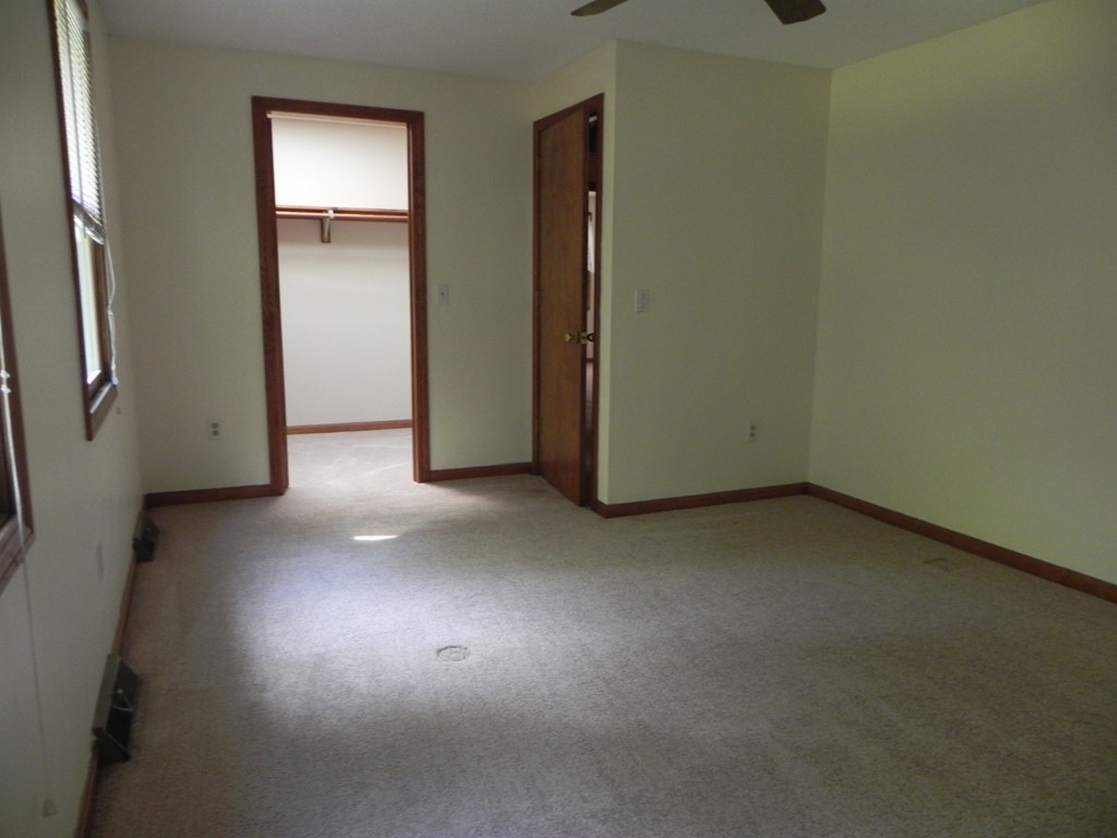 35 Senator Street Springfield, MA 01129 - Photo 9 of 14