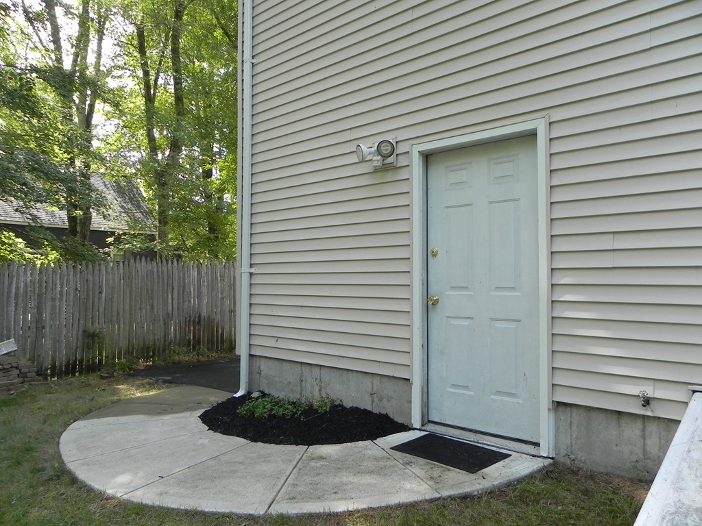 35 Senator Street Springfield, MA 01129 - Photo 10 of 14
