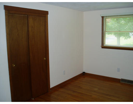 47 Zephyr Lane Springfield, MA 01128 - Photo 4 of 7 Gallery Image 4