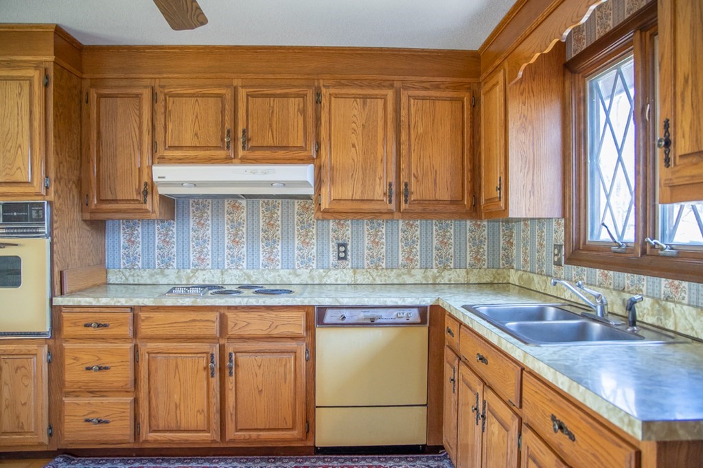 123 Bear Hole Road West Springfield, MA 01089 - Photo 16 of 42