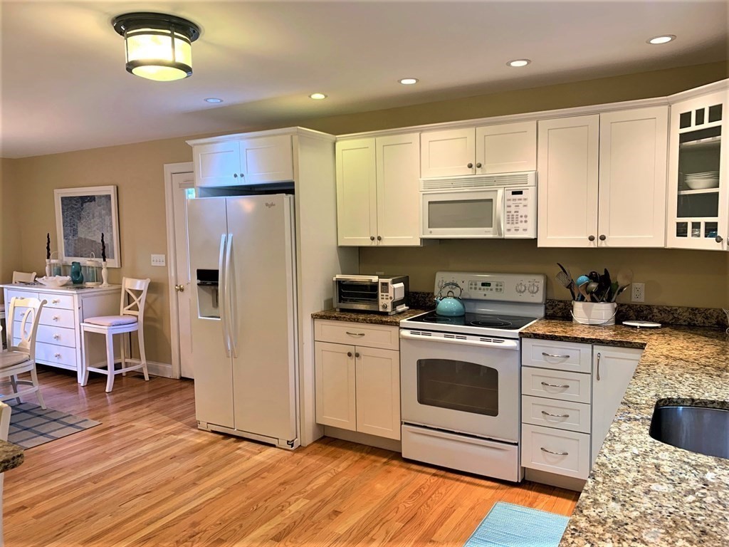 18 Saddle Club Road Edgartown, MA 02539 - Photo 3 of 26 Gallery Image 3