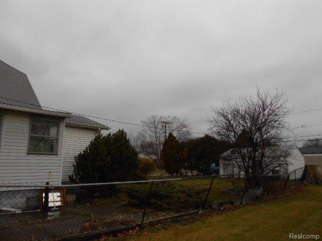 21005 12 Mile Road Roseville, MI 48066 - Photo 4 of 7 DSCN0503.JPG