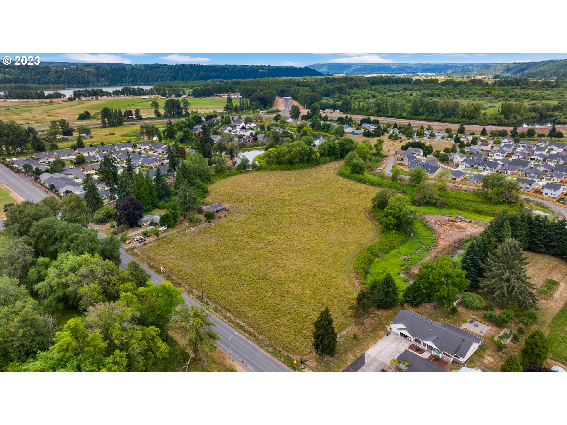 5431 Mt Solo Road Longview, WA 98632 - Photo 3 of 32 a view of a city