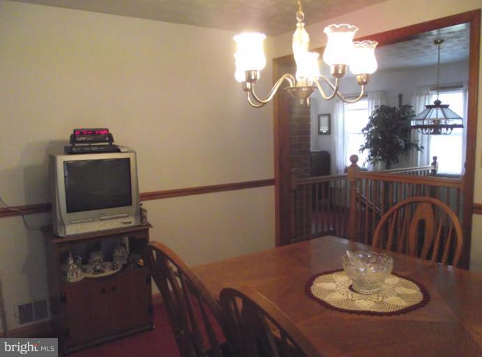 3110 Holland Cliffs Road Huntingtown, MD 20639 - Photo 23 of 28 Dining Room