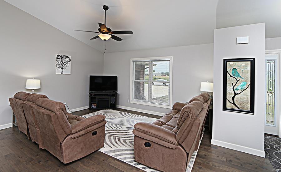 1156 Randy Street Breese, IL 62230 - Photo 13 of 49 Gallery Image 13