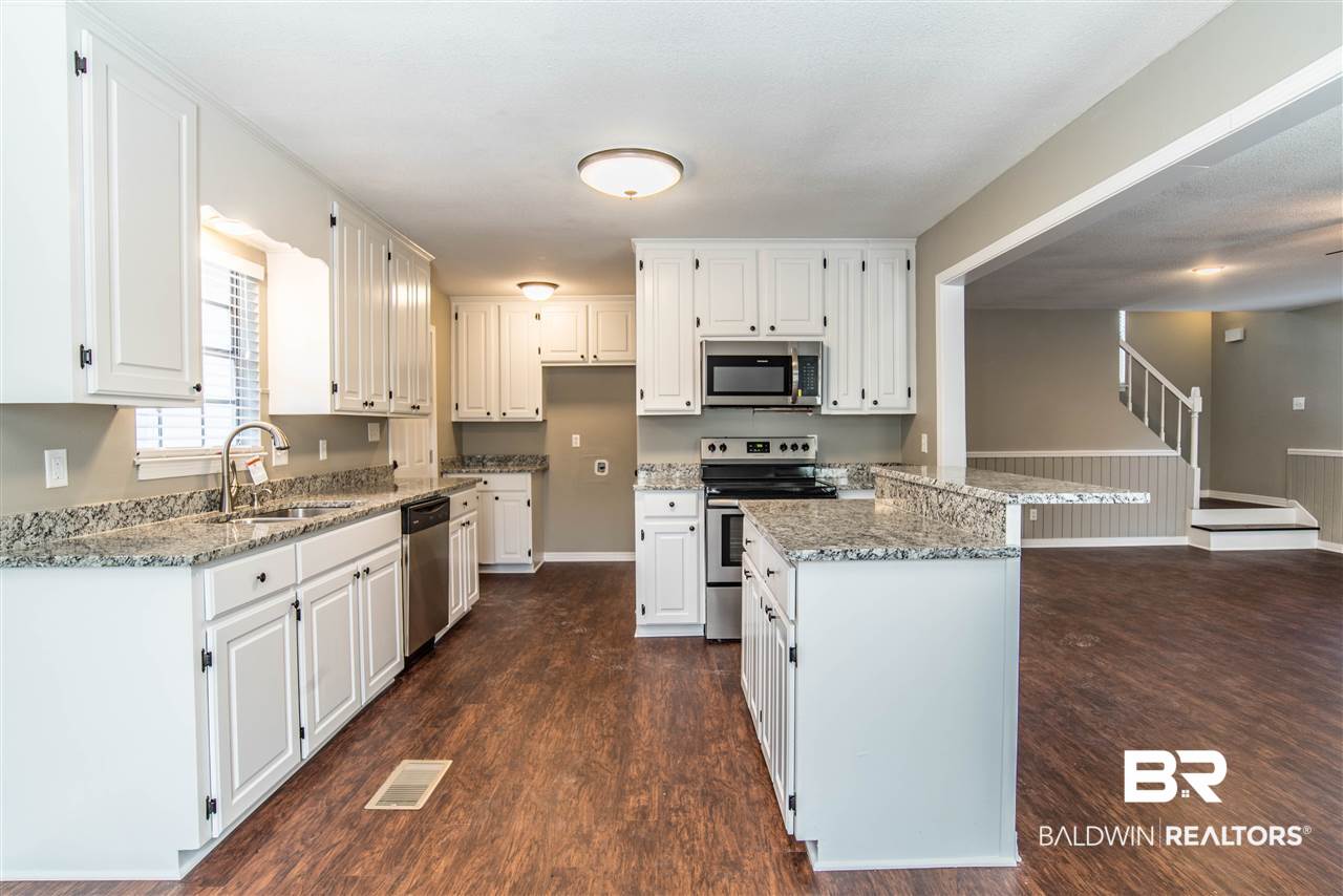 906 Whispering Pines Road Daphne, AL 36526 - Photo 6 of 33