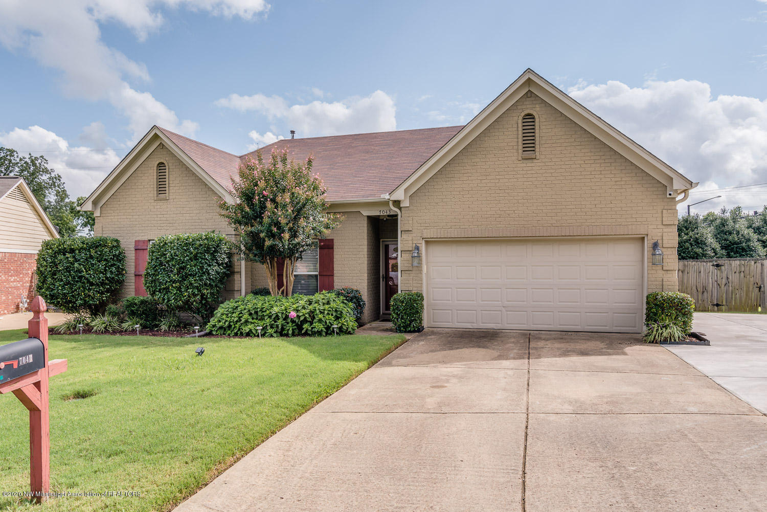 7043 Maplewood Road Olive Branch, MS 38654 - Photo 4 of 26 7043-Maplewood-snapsold-screen-203285-4