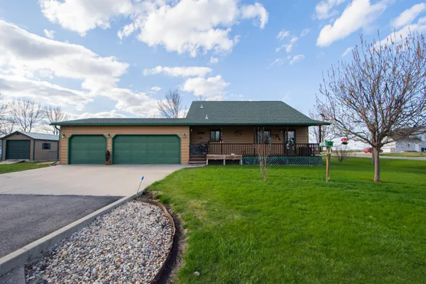 $325,000 | 495 3rd Avenue, Davenport, ND 58021