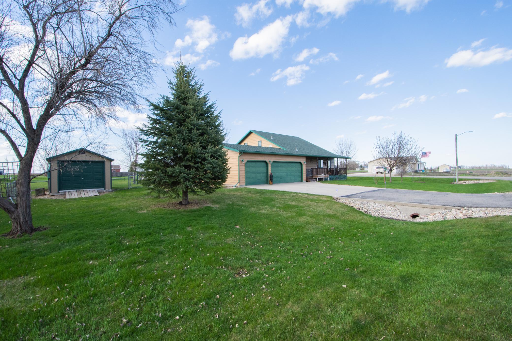 495 3rd Avenue Davenport, ND 58021 - Photo 3 of 46