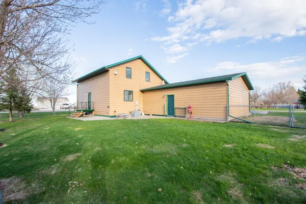 $325,000 | 495 3rd Avenue, Davenport, ND 58021