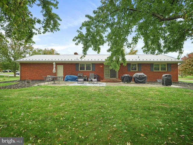 $1,900 | 560 Meadowview Circle, Greencastle, PA 17225