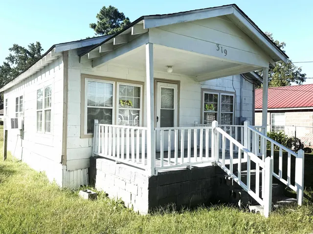 $89,900 | 319 Scott Street, Lake City, SC 29560