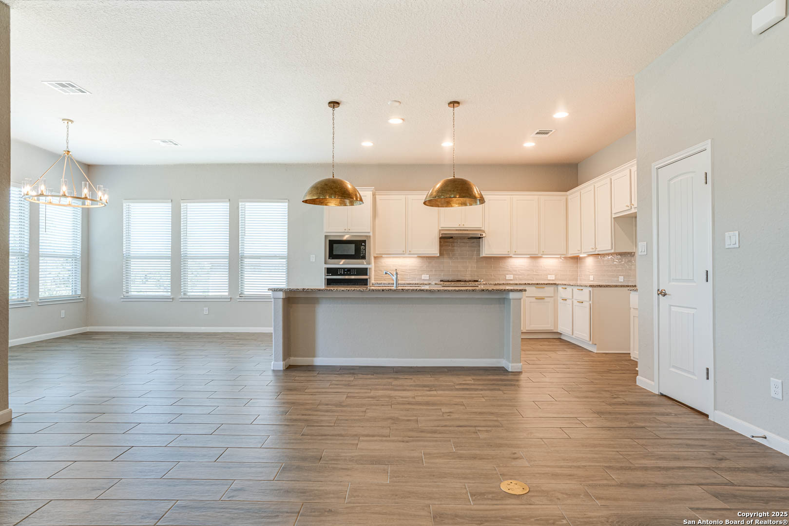 3707 Eliberis San Antonio, TX 78261 - Photo 8 of 37