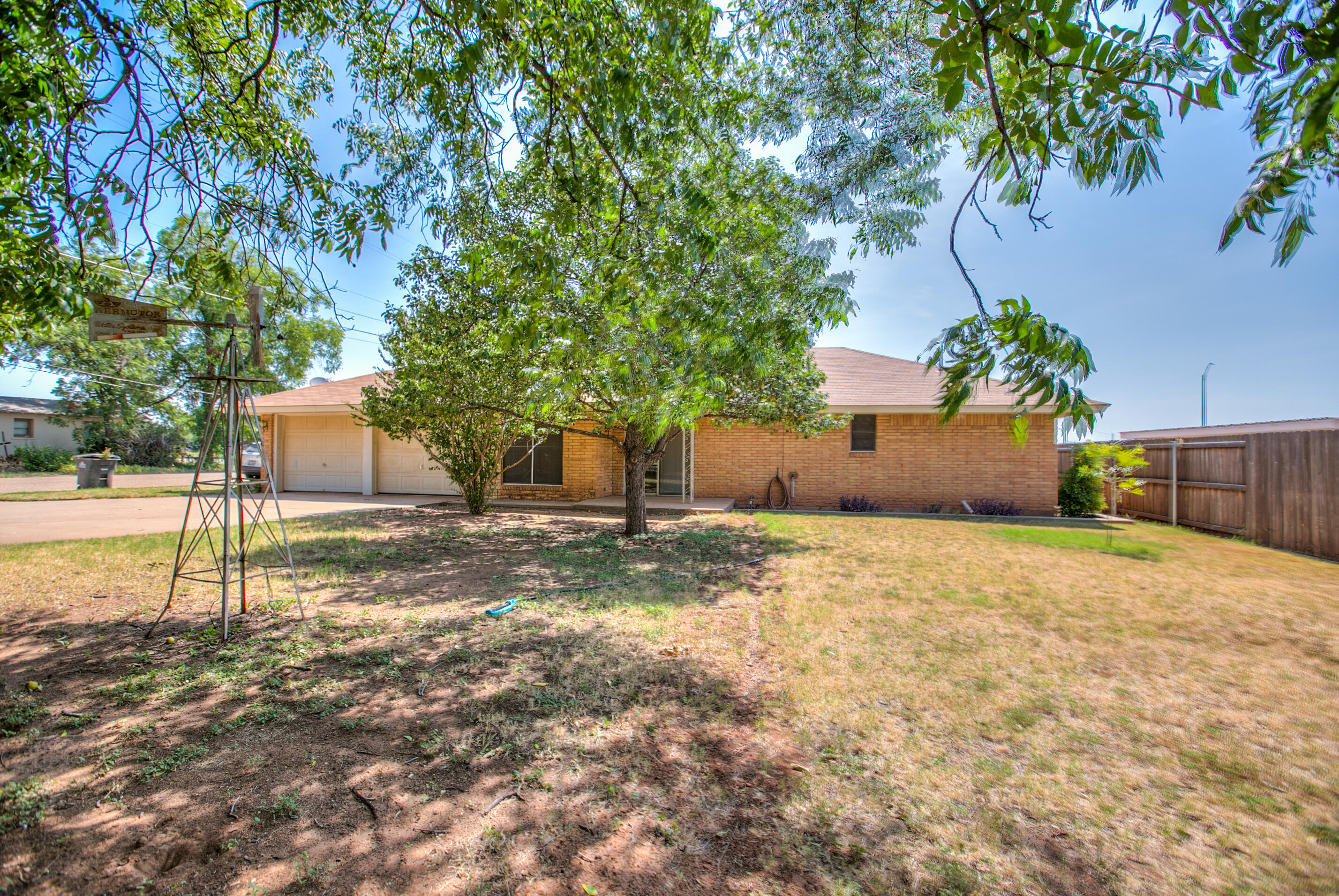 702 South State Street Bronte, TX 76933 - Photo 34 of 41 Back View