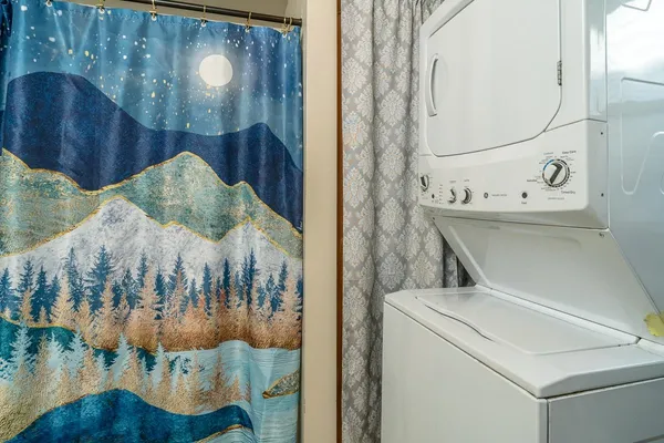 $300,000 | 408 Wolf Gap Road, Edinburg, VA 22824