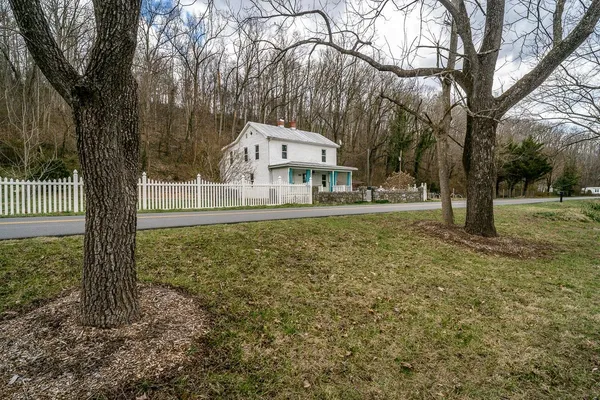 $300,000 | 408 Wolf Gap Road, Edinburg, VA 22824