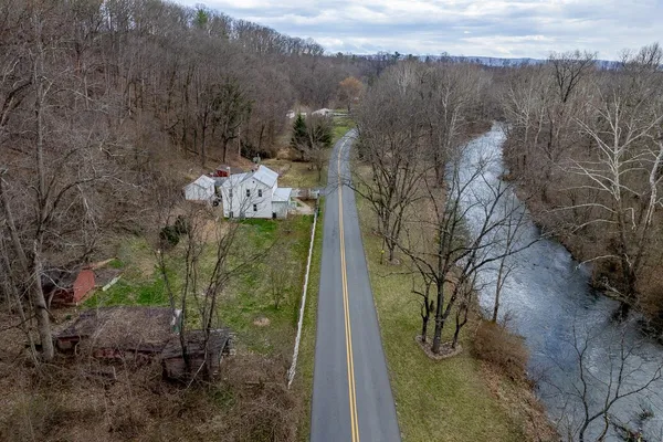 $300,000 | 408 Wolf Gap Road, Edinburg, VA 22824