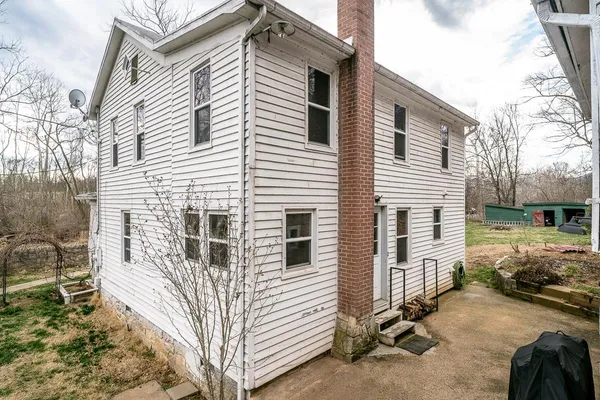 $300,000 | 408 Wolf Gap Road, Edinburg, VA 22824