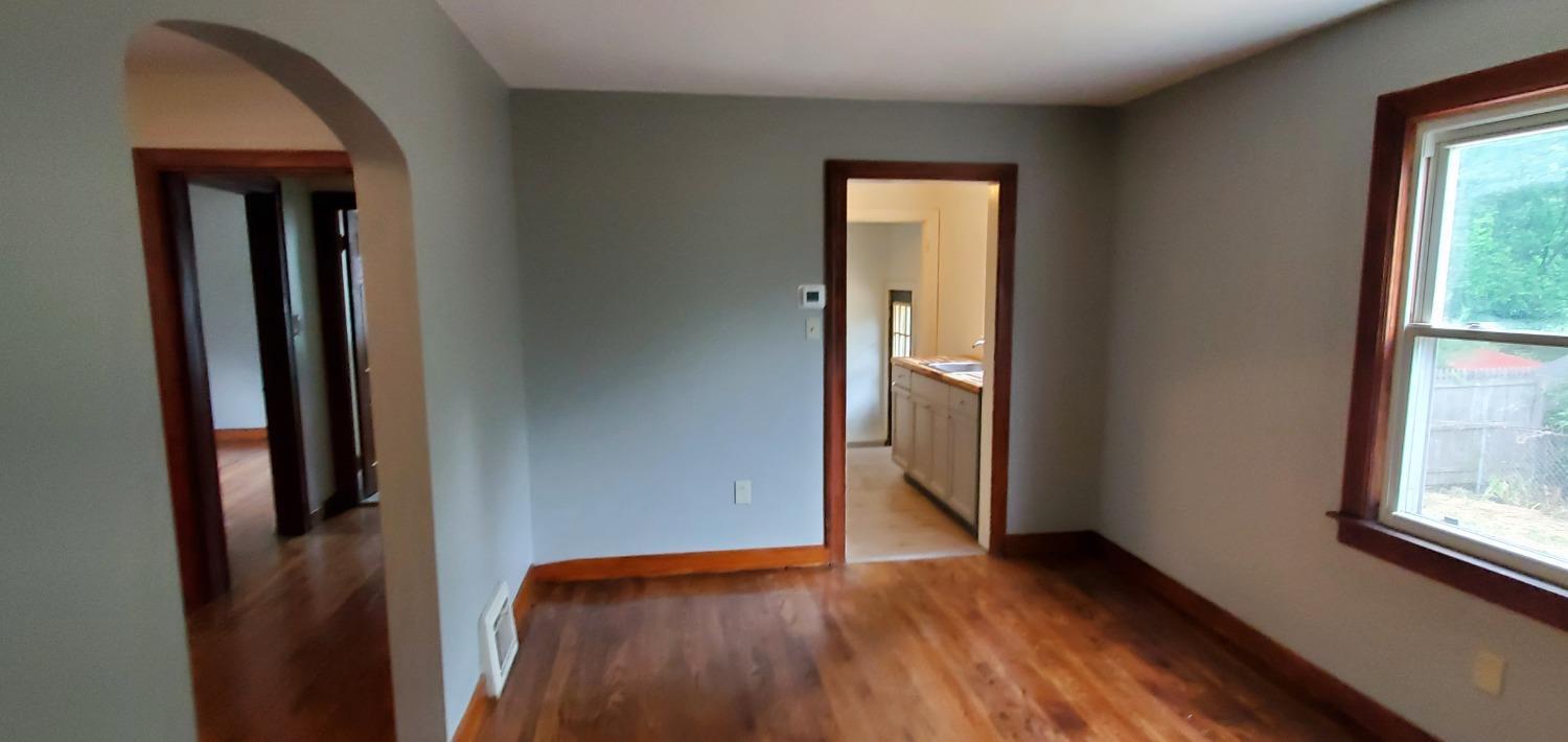 2416 West Galbraith Road Cincinnati, OH 45239 - Photo 6 of 13 Gallery Image 6