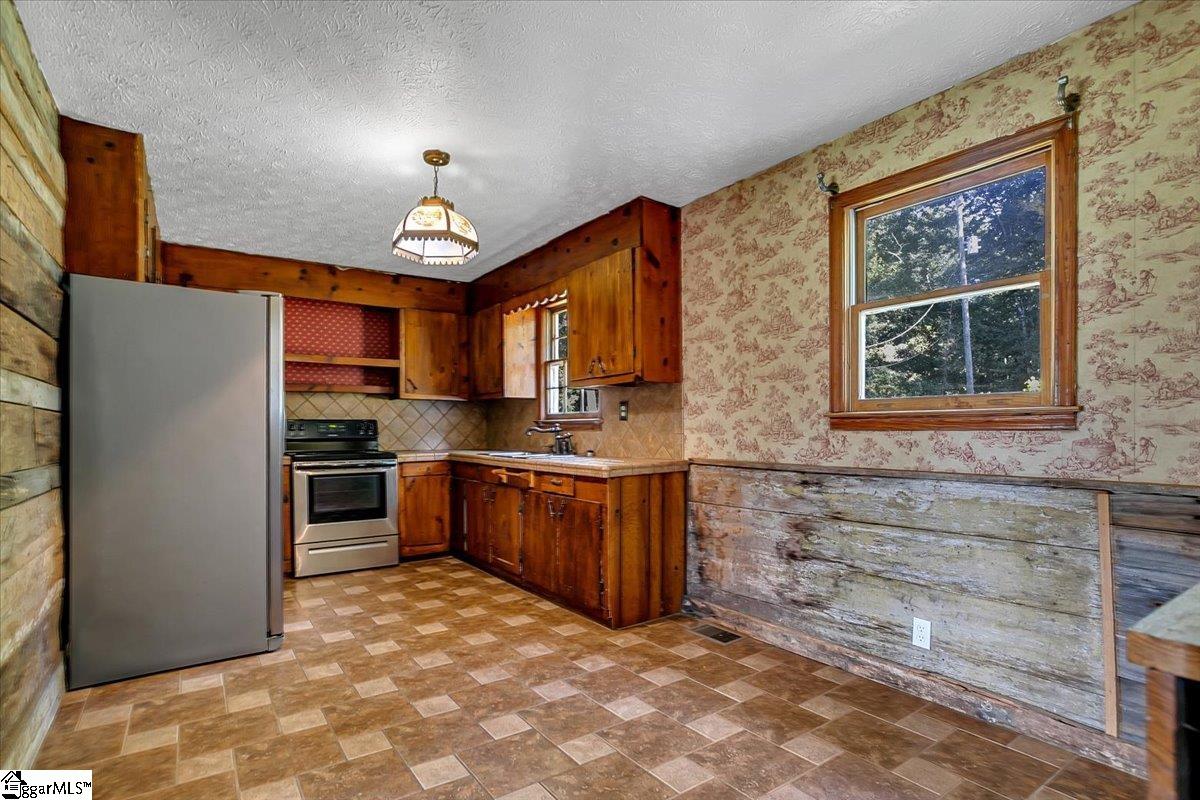 615 North Martin Road Easley, SC 29640 - Photo 7 of 16