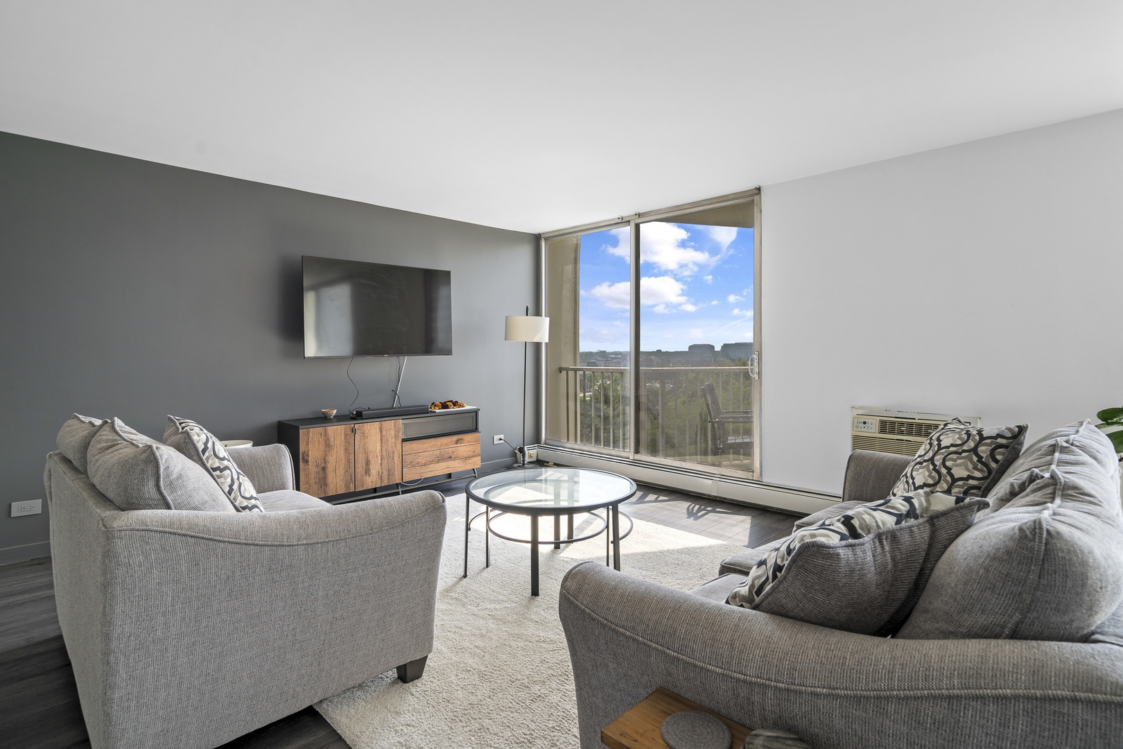 40 North Tower Road, Unit 7K Oak Brook, IL 60523 - Photo 4 of 17 Gallery Image 4