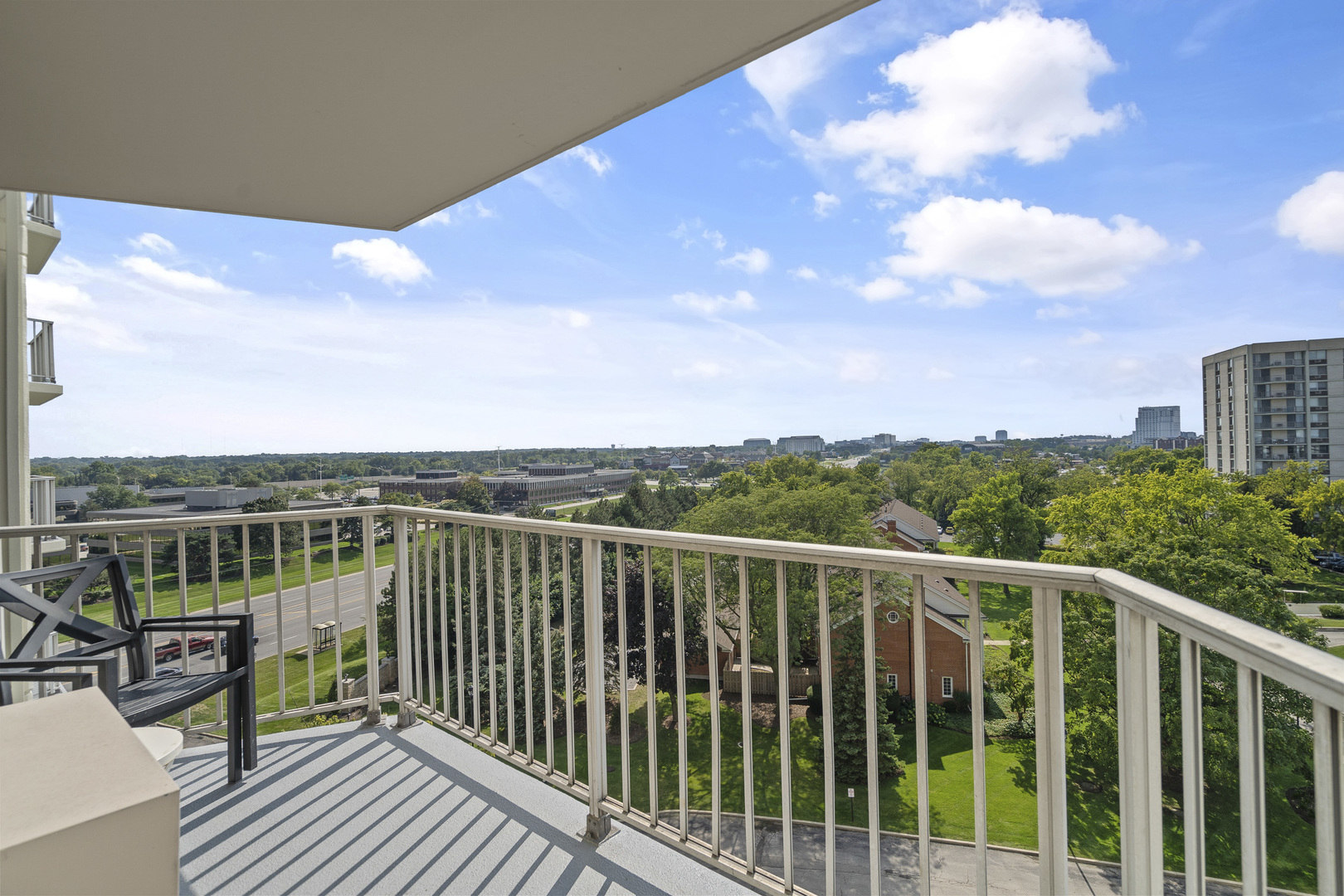 40 North Tower Road, Unit 7K Oak Brook, IL 60523 - Photo 10 of 17 Gallery Image 10