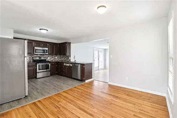 $362,900 | 809 Northeast Mulberry Street, Lee's Summit, MO 64086