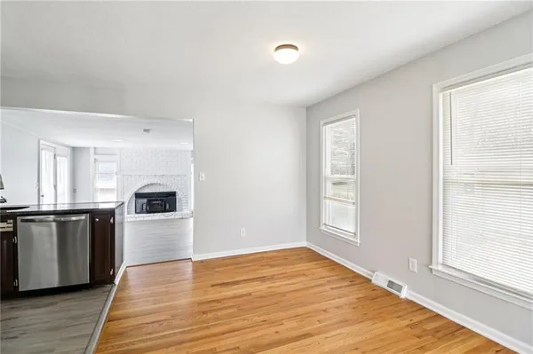 $362,900 | 809 Northeast Mulberry Street, Lee's Summit, MO 64086