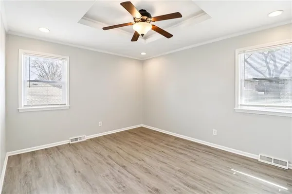 $362,900 | 809 Northeast Mulberry Street, Lee's Summit, MO 64086