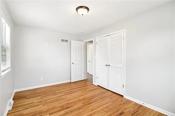 $362,900 | 809 Northeast Mulberry Street, Lee's Summit, MO 64086