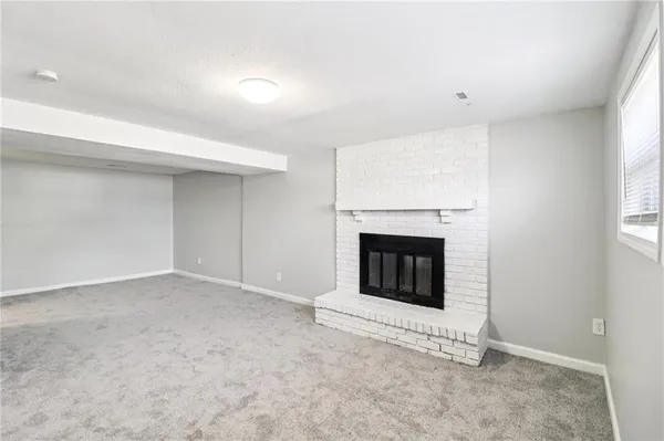 $362,900 | 809 Northeast Mulberry Street, Lee's Summit, MO 64086