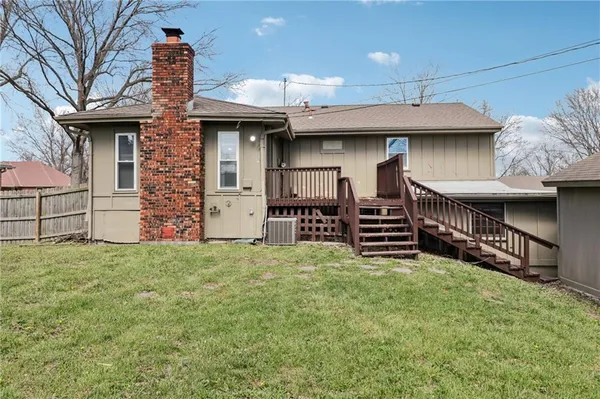 $362,900 | 809 Northeast Mulberry Street, Lee's Summit, MO 64086