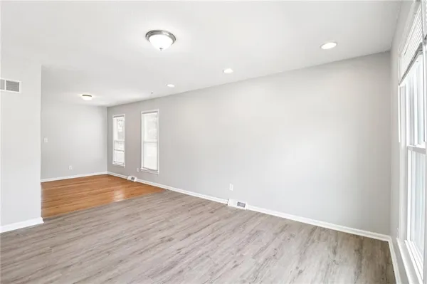 $362,900 | 809 Northeast Mulberry Street, Lee's Summit, MO 64086