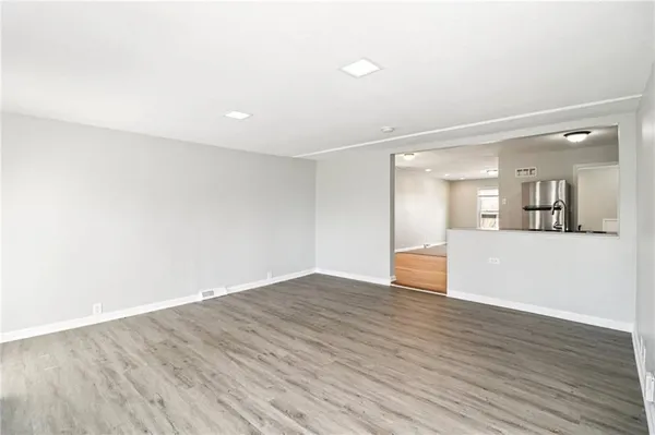 $362,900 | 809 Northeast Mulberry Street, Lee's Summit, MO 64086