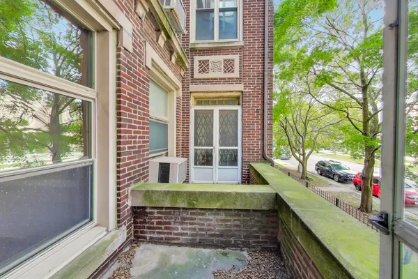 a picture of a wall with white wall painting