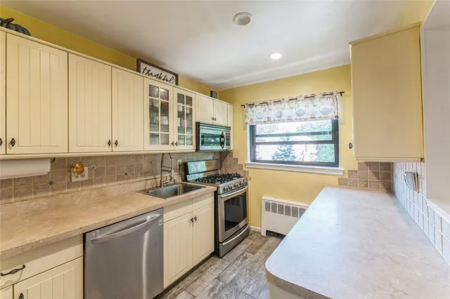 $349,999 | 217-22 73rd Avenue, Unit UPPR | Oakland Gardens