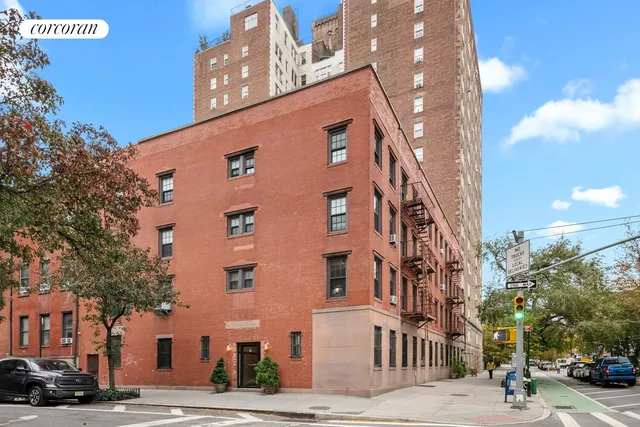 $725,000 | 56 Jane Street, Unit 2C | West Village