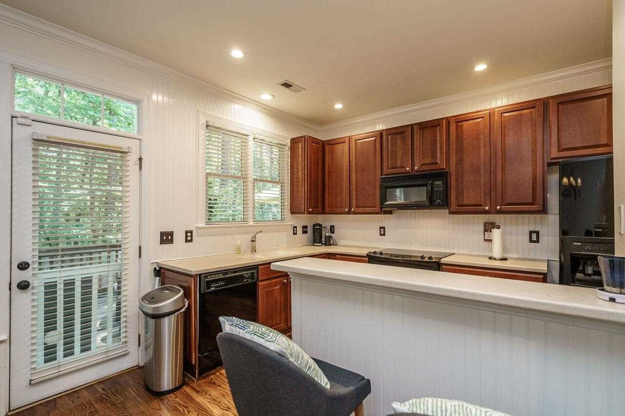 114 Ashton Hall Lane Raleigh, NC 27609 - Photo 9 of 19 Photo 9
