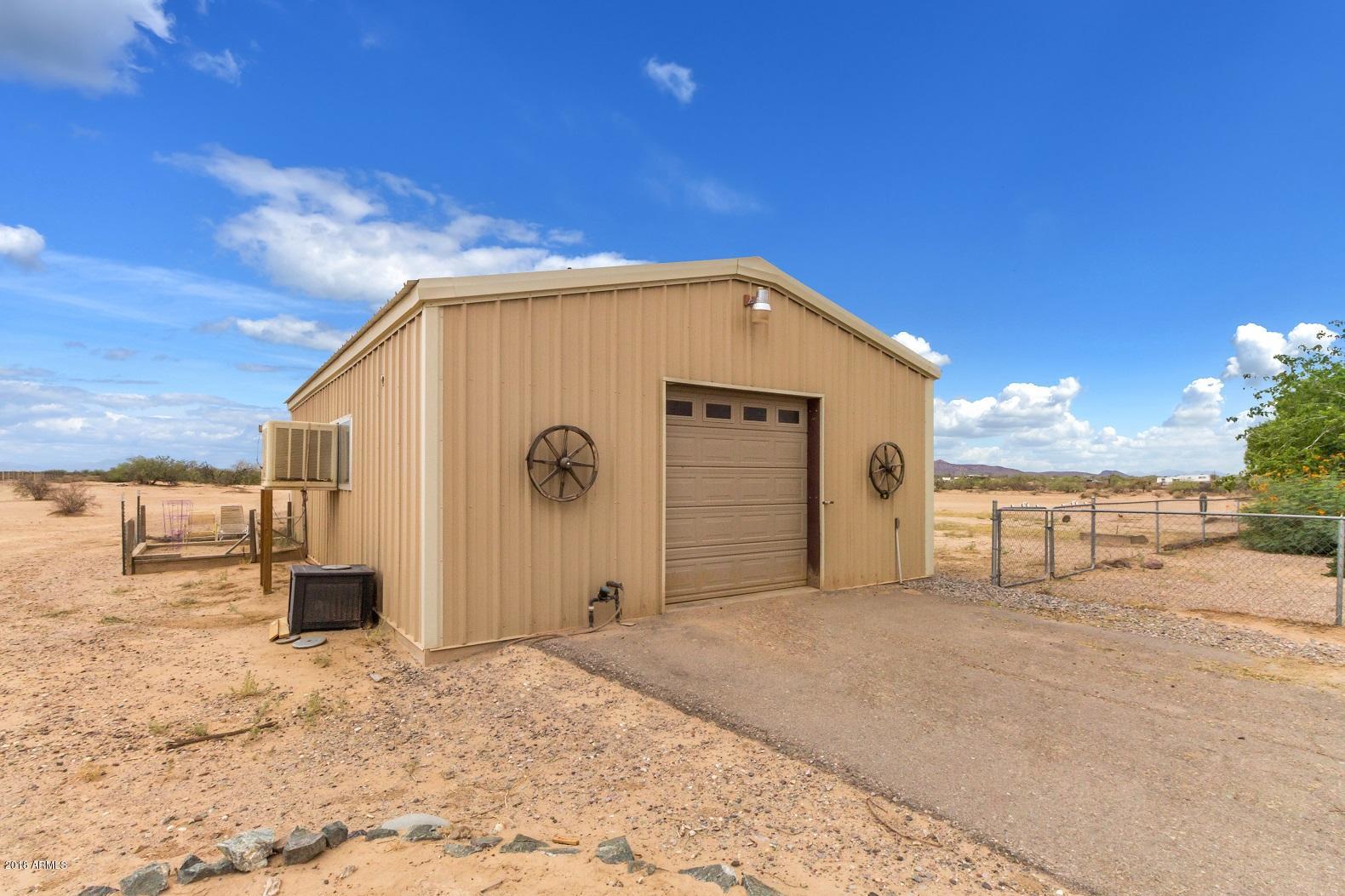 10747 West Harmon Road Eloy, AZ 85131 - Photo 5 of 38 875 SF Workshop Garage