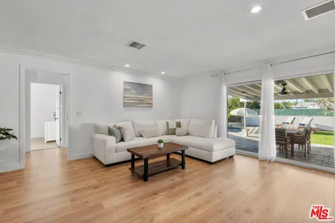 $1,349,999 | 23367 Friar Street, Woodland Hills, CA 91367