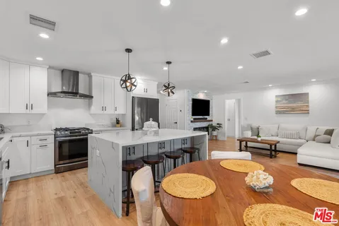 $1,349,999 | 23367 Friar Street, Woodland Hills, CA 91367