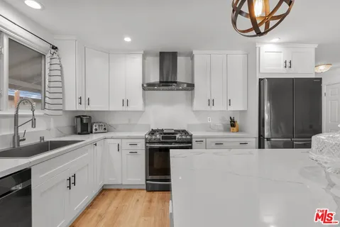 $1,349,999 | 23367 Friar Street, Woodland Hills, CA 91367