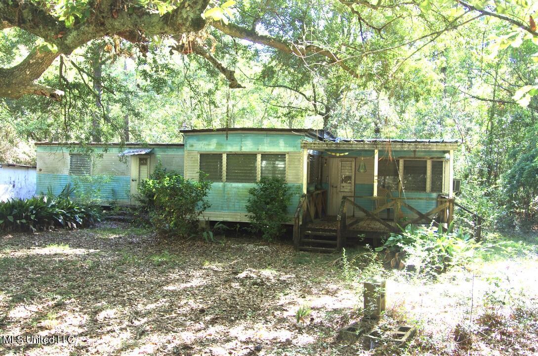 9630 West Oaklawn Road Biloxi, MS 39532 - Photo 16 of 57 Old Alumiun Moble Home