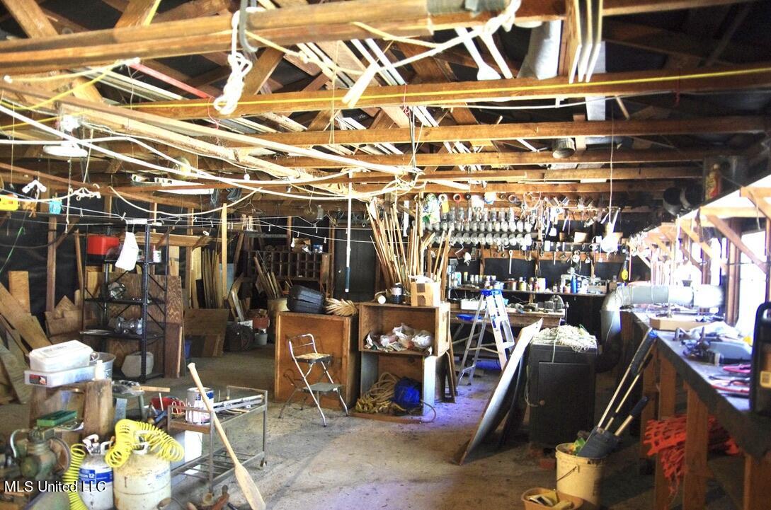 9630 West Oaklawn Road Biloxi, MS 39532 - Photo 45 of 57 Workshop/Shed