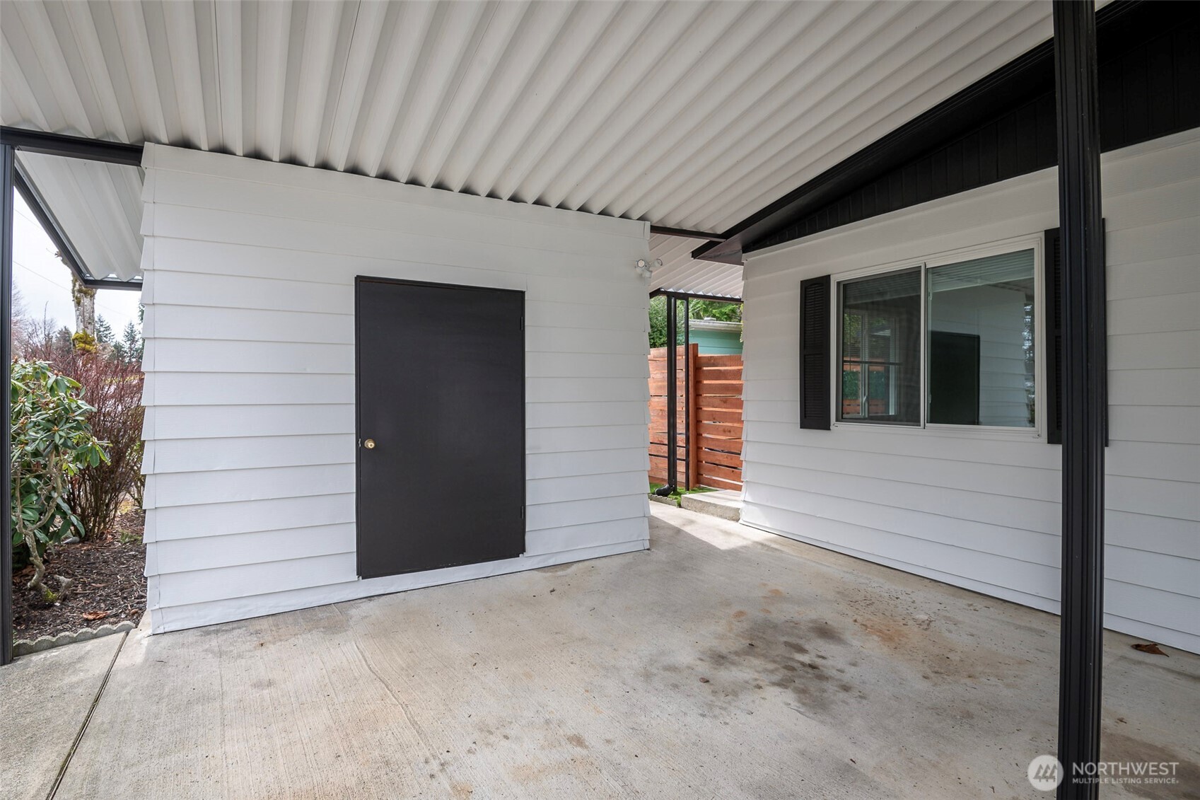 201 Union Avenue Southeast, Unit 157 Renton, WA 98059 - Photo 23 of 33 a view of an empty room with closet