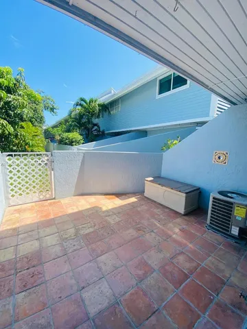 $3,850 | 798 Crandon Boulevard, Unit 30C, Key Biscayne, FL 33149