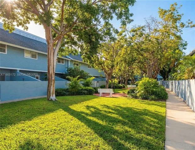 $3,780 | 798 Crandon Boulevard, Unit 30C, Key Biscayne, FL 33149