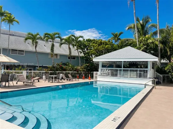 $3,500 | 798 Crandon Boulevard, Unit 30C, Key Biscayne, FL 33149