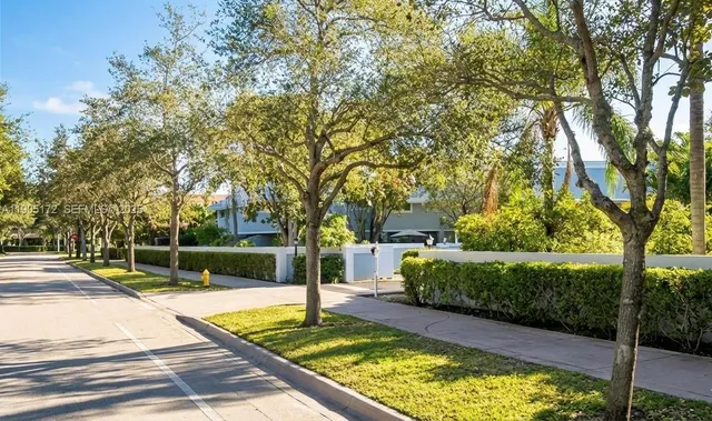 $3,780 | 798 Crandon Boulevard, Unit 30C, Key Biscayne, FL 33149