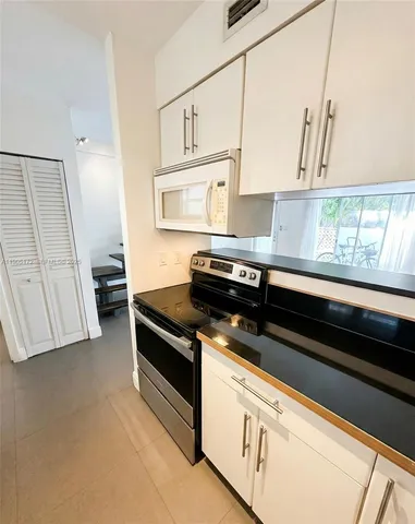 $3,780 | 798 Crandon Boulevard, Unit 30C, Key Biscayne, FL 33149